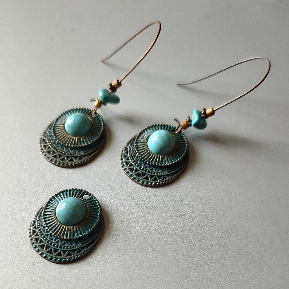 No Brand Crafters Set of Earrings and Bracelet.